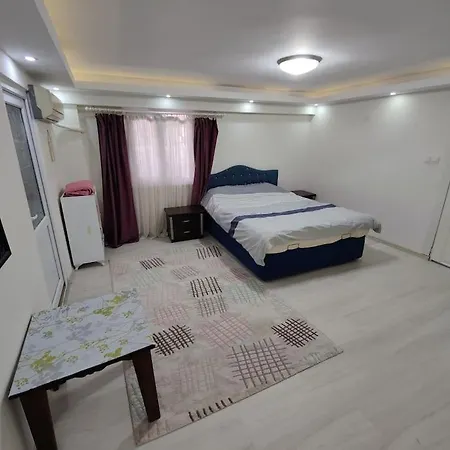 Apartment Center 1+1 Garden Floor Sea 200m